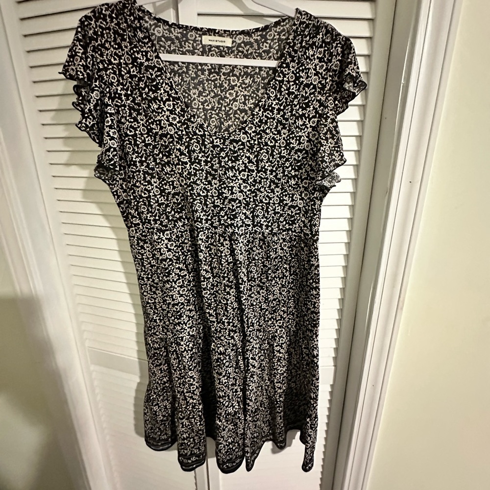 Max Studio Black and White Floral Dress
